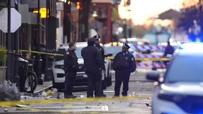 അമേരിക്കയില്‍ പുതുവര്‍ഷ ആഘോഷത്തിലേക്ക് ട്രക്ക് ഓടിച്ചു കയറ്റി: 10 പേര്‍ കൊല്ലപ്പെട്ടു, 35 പേര്‍ക്ക് പരുക്ക്