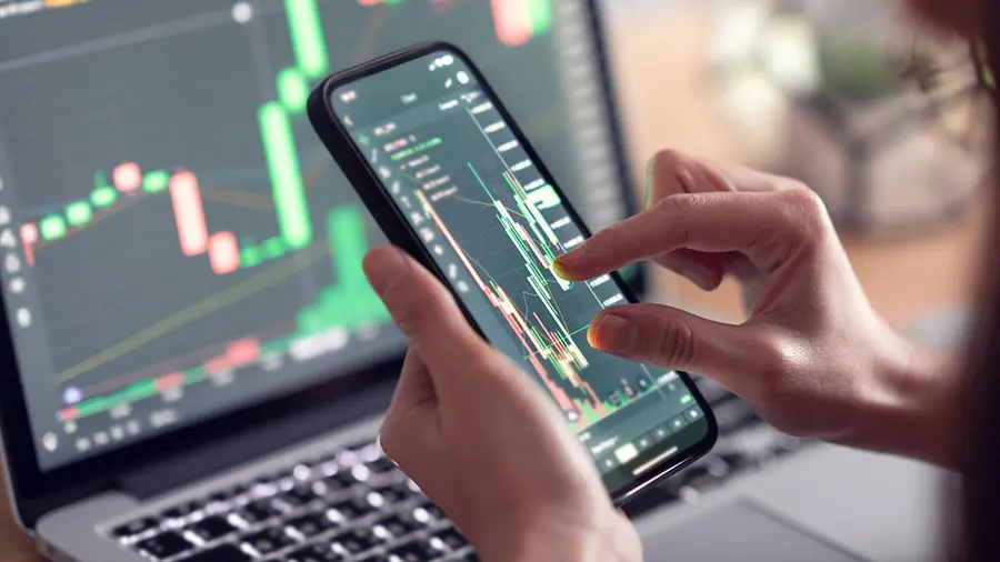 ഓൺലൈൻ ട്രേഡിങ്ങിലുടെ ഒരു കോടി തട്ടി; മലയാളി യുവാവ് വിമാനത്താവളത്തില്‍ പിടിയില്‍