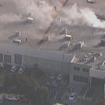 ടേക്ക് ഓഫിന് തൊട്ടുപിന്നാലെ ഫാക്ടറി കെട്ടിടത്തിലേക്ക് കൂപ്പുകുത്തി ചെറുവിമാനം; രണ്ട് മരണം