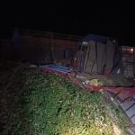 നിയന്ത്രണം വിട്ട ട്രക്ക് മറിഞ്ഞ് രണ്ട് മരണം