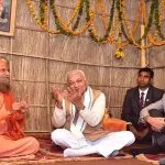 മഹാകുംഭമേളയില്‍ പങ്കെടുത്ത് ആരിഫ് മുഹമ്മദ് ഖാന്‍