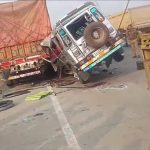 കുംഭമേളയ്ക്ക് പോയ തീർത്ഥാടകർ സഞ്ചരിച്ച വാഹനം അപകടത്തിൽ പെട്ടു; അഞ്ച് മരണം