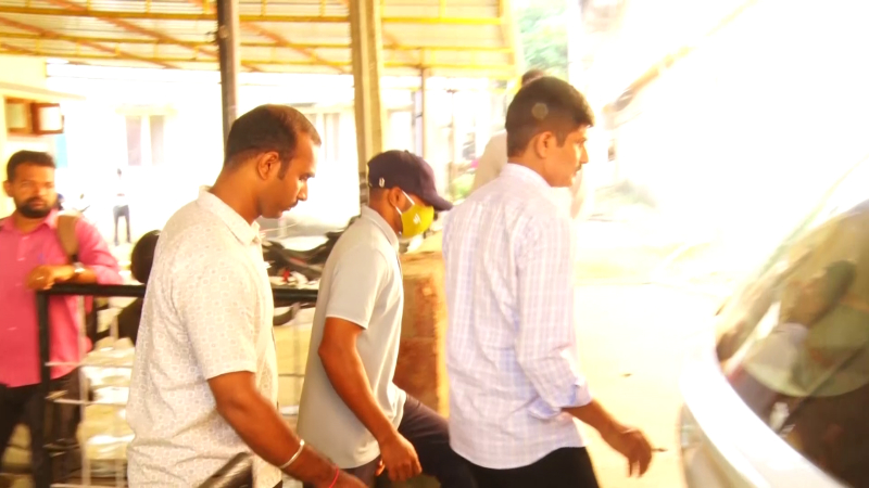 കാർവാർ നാവൽ ബേസിനെ കുറിച്ച് പാക് ഏജന്റുമാർക്ക് വിവരം നൽകി; രണ്ട് പേർ പിടിയിൽ