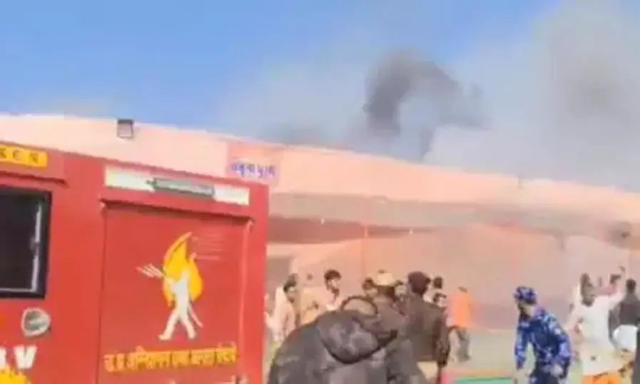 കുംഭമേളയില് വീണ്ടും തീപിടിത്തം; ടെന്റുകള് കത്തിനശിച്ചു