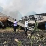 സൈനിക വിമാനം തകര്‍ന്ന് വീണു; പത്ത് പേര്‍ മരിച്ചു