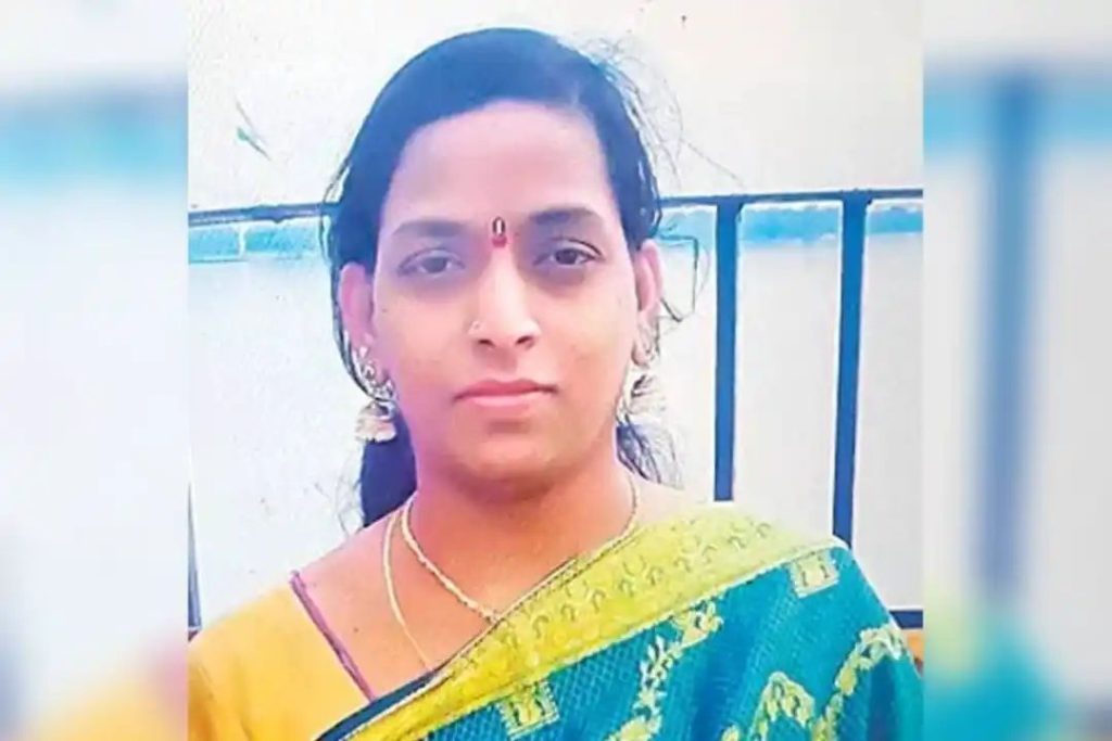 അമ്മയുടെ മൃതദേഹത്തിനൊപ്പം രണ്ട് പെണ്മക്കള് കഴിഞ്ഞത് 9 ദിവസം