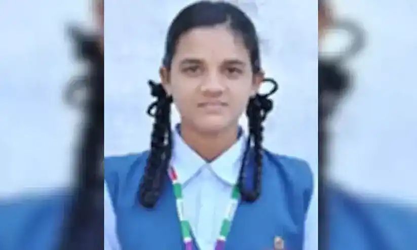 സ്കൂളിലേക്ക് പോകുന്നതിനിടെ പത്താം ക്ലാസുകാരി ഹൃദയാഘാതം മൂലം മരിച്ചു