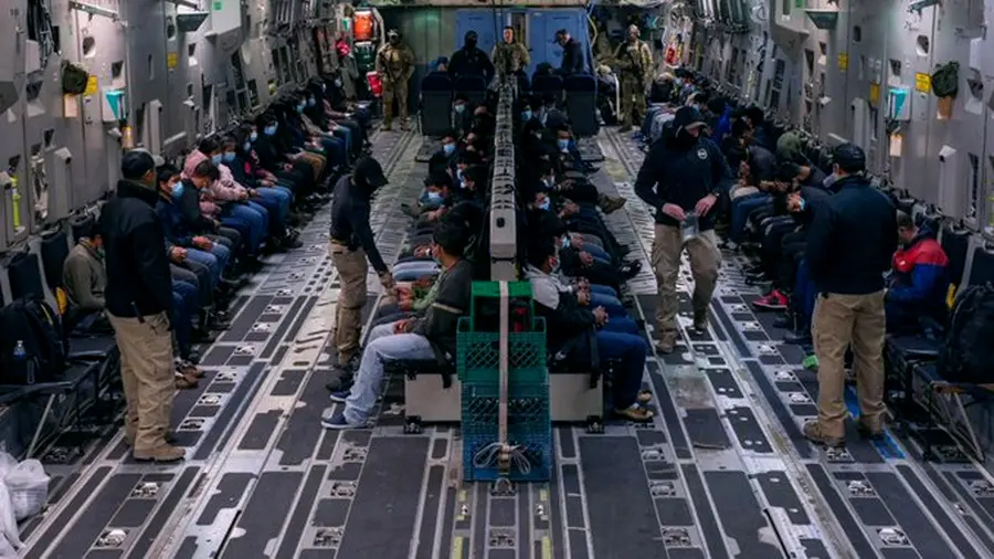 ഇന്ത്യക്കാരെ വിലങ്ങിട്ട് തിരികെയെത്തിച്ച സംഭവം; ലോകസഭയില്‍ പ്രതിപക്ഷ പ്രതിഷേധം