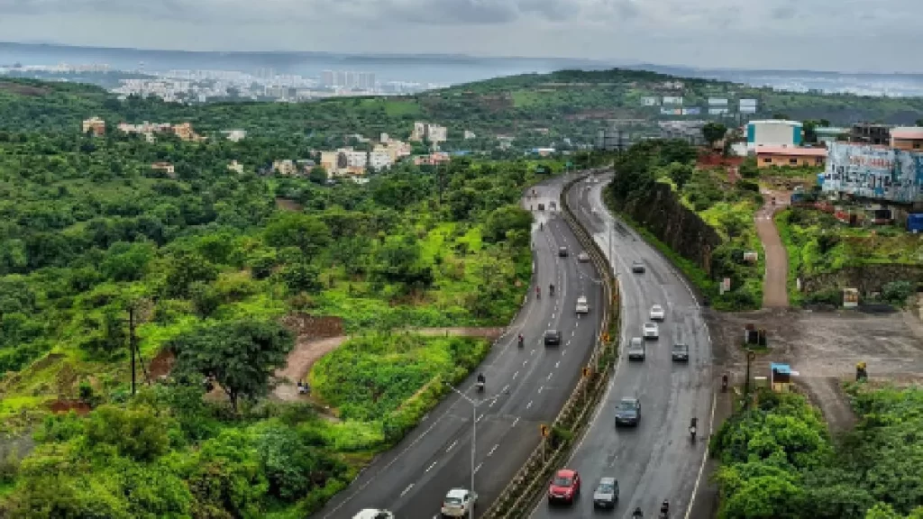 പൂനെ – ബെംഗളൂരു യാത്ര വെറും ഏഴ് മണിക്കൂറിൽ; അതിവേഗ പാതയുടെ നിർമാണം പുരോഗമിക്കുന്നു