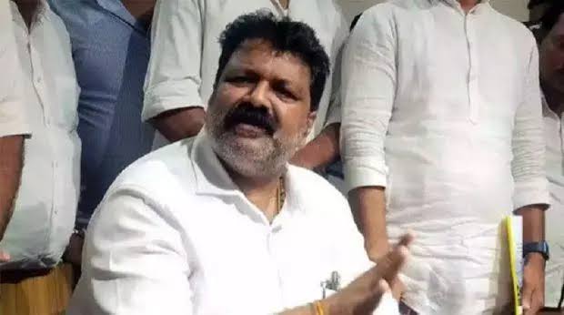 പശുക്കളെ മോഷ്ടിക്കുന്നവരെ വെടിവെച്ചു വീഴ്ത്തുമെന്ന് മന്ത്രി