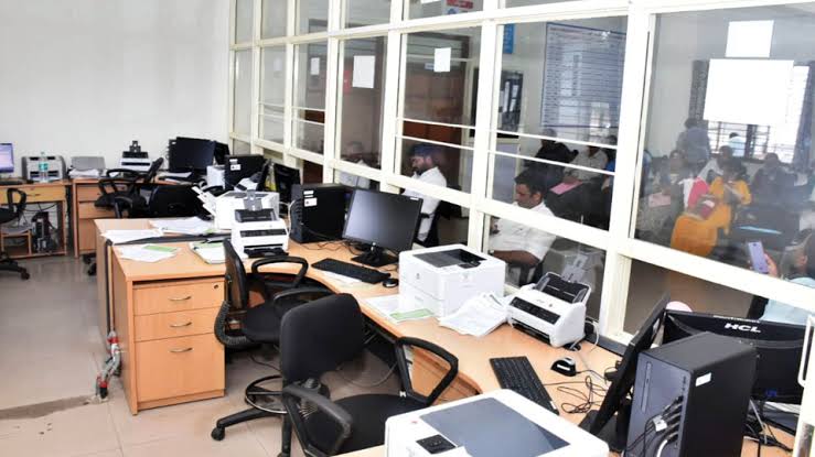 സാങ്കേതിക തകരാർ; വസ്തു രജിസ്ട്രേഷൻ ഉൾപ്പെടെയുള്ള സേവനങ്ങൾ മുടങ്ങി