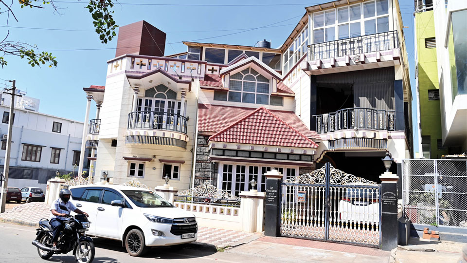 നികുതി വെട്ടിപ്പ്; സംരംഭകരുടെയും ബിൽഡർമാരുടെയും വീടുകളിൽ ഐടി റെയ്ഡ്