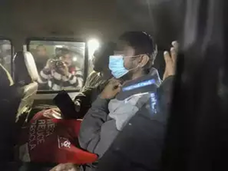 വീണ്ടും കൈ വിലങ്ങ്; മൂന്നാം വിമാനത്തില്‍ അമേരിക്കയില്‍ നിന്നെത്തിയത് 112 പേര്‍