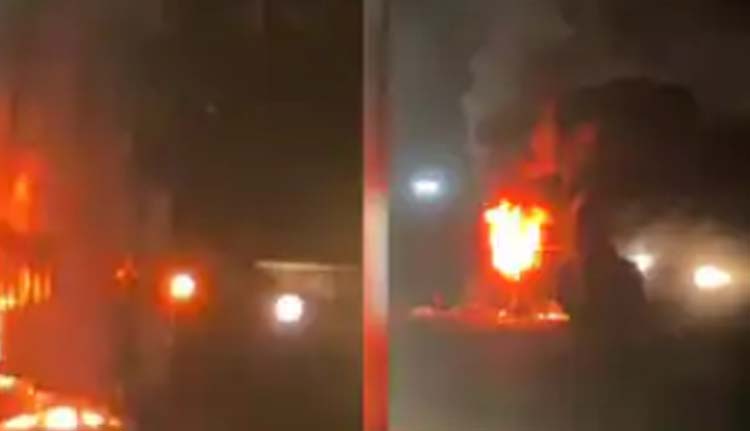 ബെംഗളൂരുവിൽ നിന്ന് കണ്ണൂരിലേക്ക് പോകുകയായിരുന്ന സ്വകാര്യ ബസിന് തീപിടിച്ചു