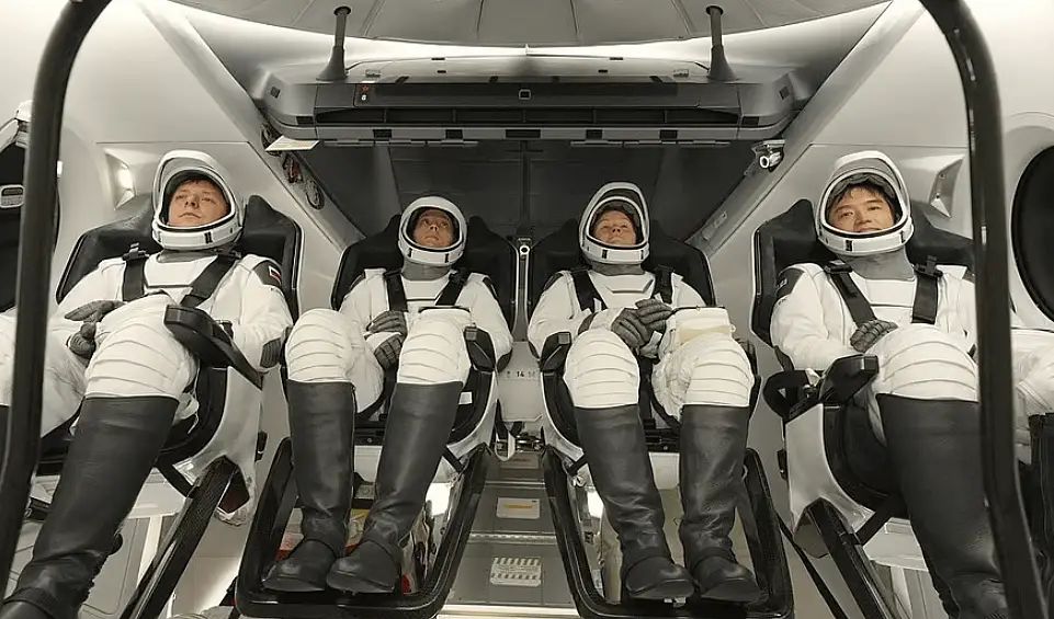 ഡോക്കിങ് വിജയകരം; ക്രൂ 10 നാലംഗ സംഘം ബഹിരാകാശ നിലയത്തില്‍