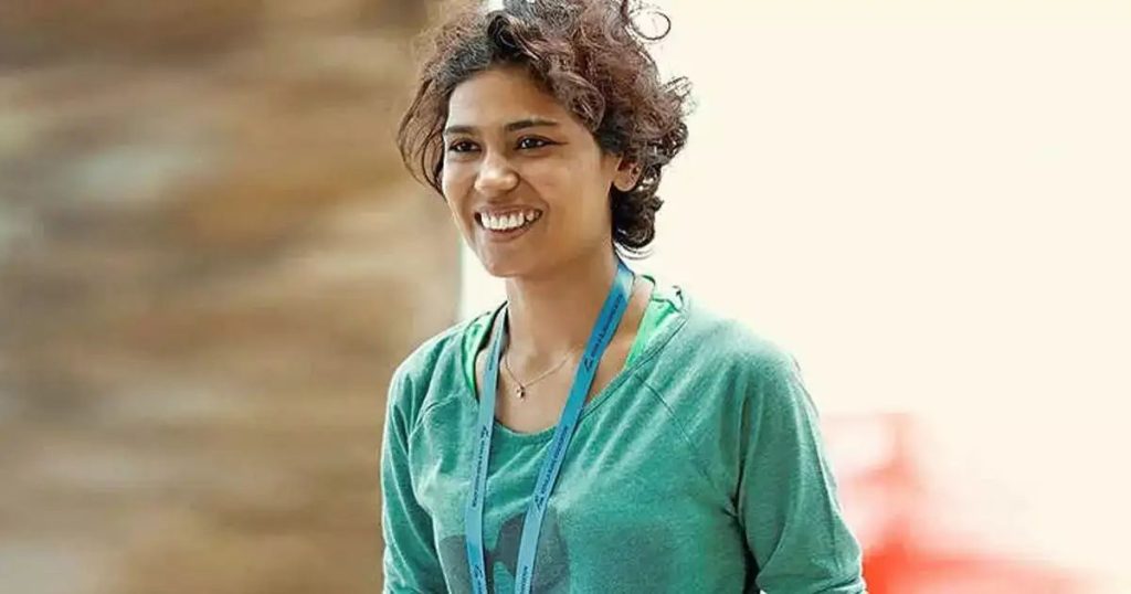 അയ്യപ്പനെ അധിക്ഷേപിച്ചെന്ന പരാതി; രഹന ഫാത്തിമക്കെതിരായ കേസില്‍ തുടര്‍നടപടി നിര്‍ത്തിവെച്ച്‌ പോലീസ്