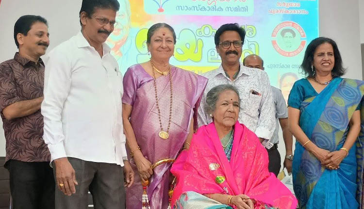 സർഗ്ഗധാര ശാർങ്ഗധരൻ സ്മാരക പുരസ്‌കാരദാനം