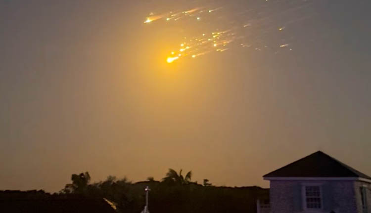 സ്പേസ്‌ക്രാഫ്റ്റ് പൊട്ടിത്തെറിച്ചു; മസ്കിന്റെ സ്റ്റാർഷിപ്പ് പരീക്ഷണ പറക്കൽ പരാജയം (വീഡിയോ)