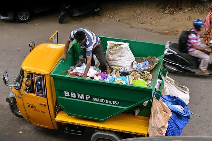 വീടുതോറുമുള്ള മാലിന്യ ശേഖരണത്തിന് ഫീസ് ഈടാക്കാൻ സർക്കാർ അനുമതി