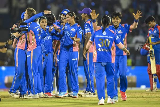 വനിതാ പ്രീമിയര് ലീഗ്; കിരീടം ചൂടി മുംബൈ, എട്ട് റണ്സിന് കീഴടങ്ങി ഡൽഹി