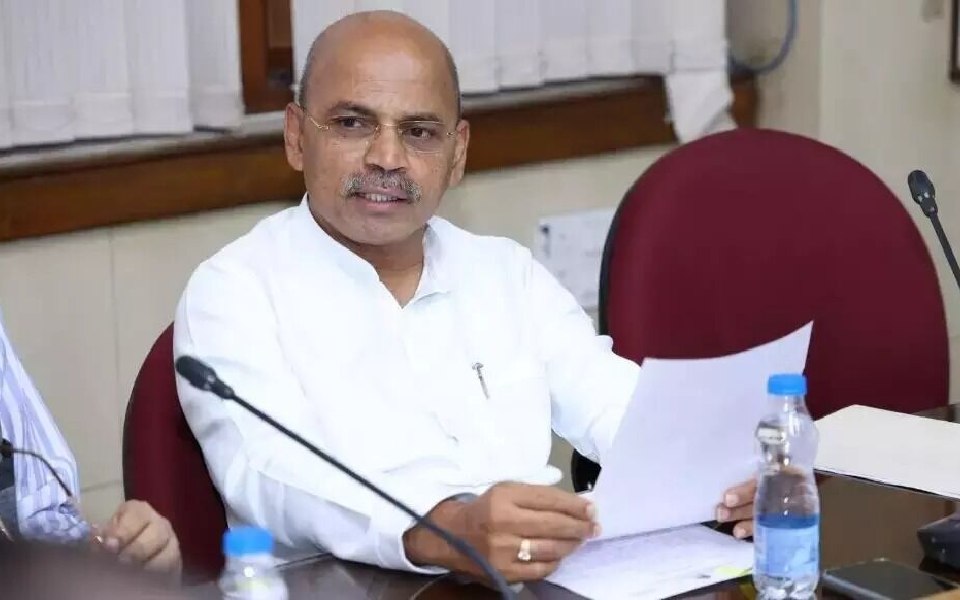 വൃദ്ധരായ മാതാപിതാക്കളെ ആശുപത്രികളിൽ ഉപേക്ഷിക്കുന്ന മക്കൾക്കെതിരെ നടപടി