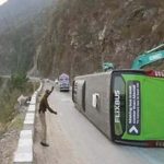 ഹിമാചല്‍പ്രദേശില്‍ ടൂറിസ്റ്റ് ബസ് മറിഞ്ഞ് അപകടം; 31 വിനോദസഞ്ചാരികള്‍ക്ക് പരുക്ക്