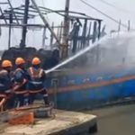 വൈപ്പിനില് ഫിഷിങ്ങ് ബോട്ടുകള്ക്ക് തീപിടിച്ചു