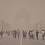 ഡൽഹിയിൽ വീശിയടിച്ച് പൊടിക്കാറ്റ് വിമാനങ്ങൾ വൈകി; നിരവധി യാത്രക്കാർ എയർപോർട്ടിൽ കുടുങ്ങി