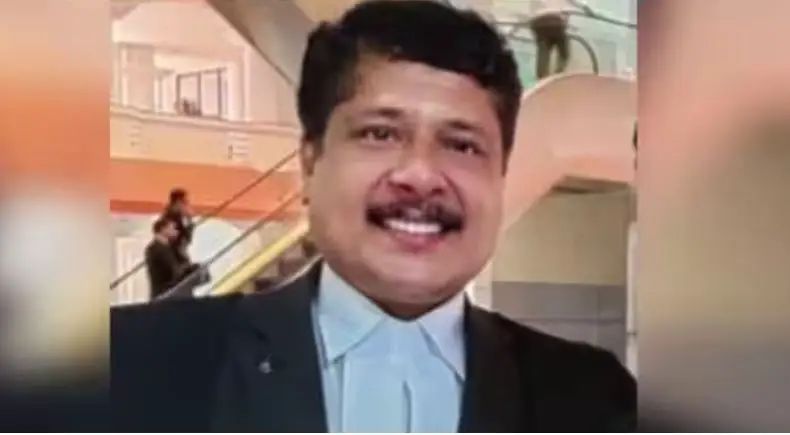 അഭിഭാഷകൻ പിജി മനുവിനെ കൊല്ലത്തെ വാടക വീട്ടില് മരിച്ച നിലയില് കണ്ടെത്തി