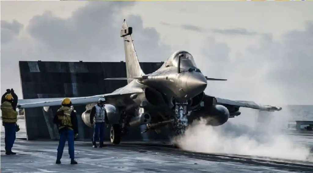 നാവികസേനയ്ക്ക് 26 റഫാല്‍ യുദ്ധ വിമാനങ്ങള്‍; ഫ്രാന്‍സുമായി 63000 കോടി രൂപയുടെ കരാറിന് ഇന്ത്യ