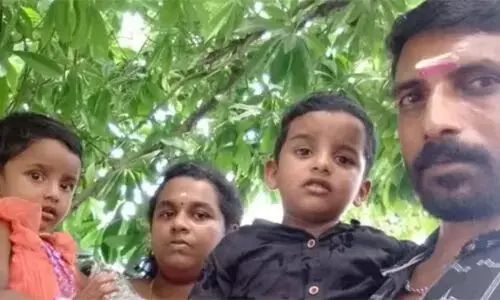 ഇടുക്കിയില് ഭര്ത്താവും ഭാര്യയും രണ്ടു മക്കളും തൂങ്ങിമരിച്ച നിലയില്