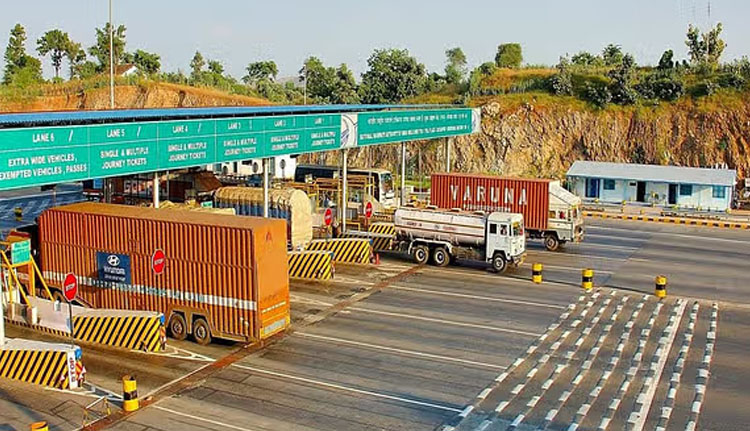 ടോള് പ്ലാസകളില് ഇനി വാഹനങ്ങള് നിര്ത്തേണ്ടതില്ല, ഇന്ധനം കൂടുതൽ ലാഭിക്കാം; ഉപഗ്രഹ അധിഷ്ഠിത ടോള് സംവിധാനം ഉടൻ