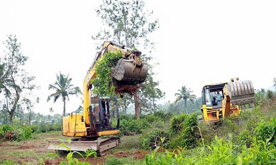 വയനാട് ടൗൺഷിപ്പ് നിർമാണം; കുടിശ്ശികയും ആനുകൂല്യങ്ങളും നല്‍കാതെ നിര്‍മാണം അനുവദിക്കില്ല, ഇന്നുമുതല്‍ സമരം