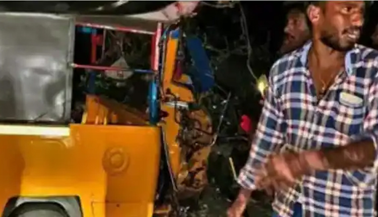 ബൈക്ക് വാങ്ങിയതിന്റെ സന്തോഷം പങ്കിടാനായുള്ള കന്നിയാത്ര; ഓട്ടോറിക്ഷയുമായി കൂട്ടിയിടിച്ച് മൂന്നു സുഹൃത്തുക്കൾക്ക് ദാരുണാന്ത്യം