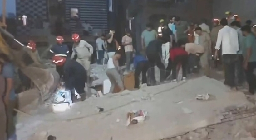 ഡൽഹിയിൽ കെട്ടിടം തകർന്നുവീണ് അപകടം; നാല് പേർ മരിച്ചു