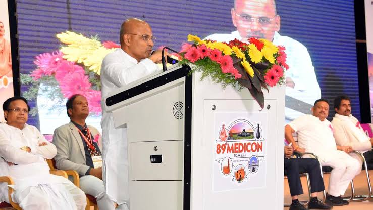 എംബിബിഎസ് സീറ്റുകളുടെ എണ്ണം വർധിപ്പിക്കണമെന്ന് ആവശ്യവുമായി കർണാടക മന്ത്രി