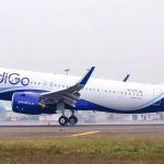 വിമാനയാത്രക്കിടെ മാലമോഷണം; ഇൻഡിഗോ ജീവനക്കാരിക്കെതിരെ പരാതി