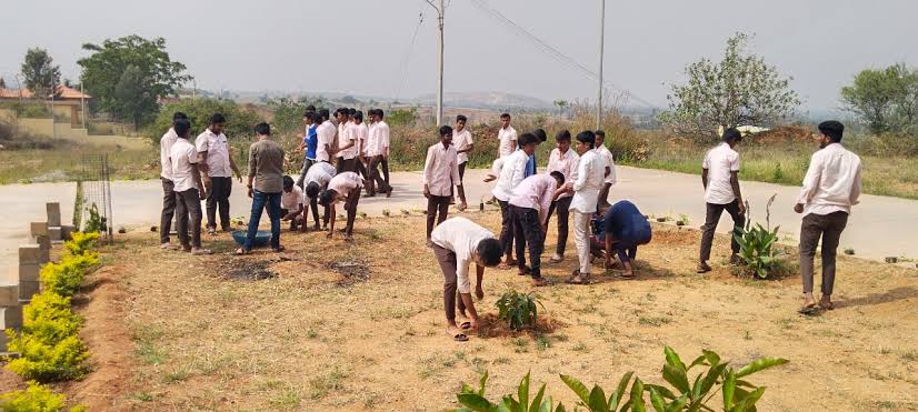 കുട്ടികളെ ശുചീകരണ പ്രവൃത്തികൾക്കായി ഉപയോഗിക്കുന്ന സ്കൂളുകൾക്കെതിരെ കർശന നടപടി