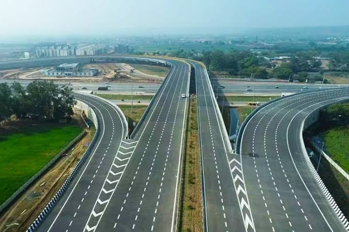 ബെംഗളൂരു – മൈസൂരു എക്സ്പ്രസ് വേ നിർമാണം വിലയിരുത്താൻ പ്രത്യേക സമിതി