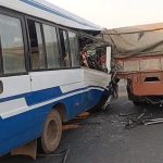 മിനി ബസ് ലോറിയിലിടിച്ച് അപകടം; 8 പേർക്ക് പരുക്ക്