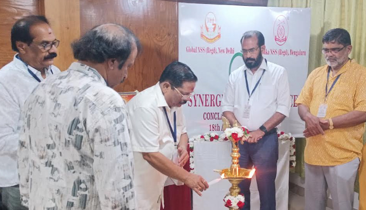 കെഎൻഎസ്എസ്-ജിഎൻഎസ്എസ് കോൺക്ലേവ്