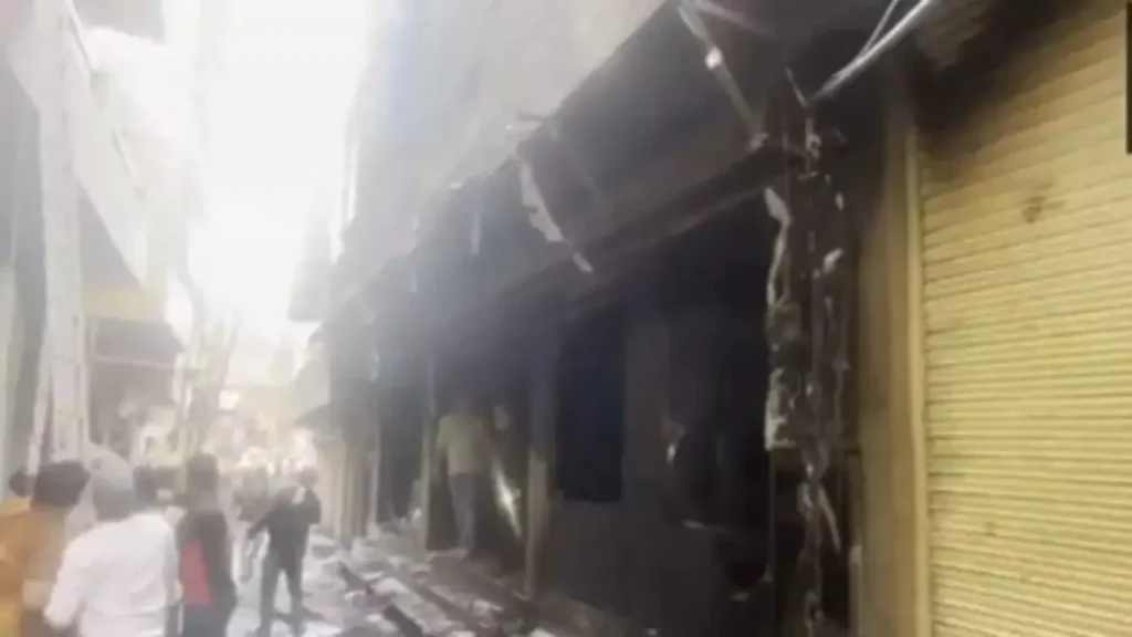 അജ്മീറിലെ ഹോട്ടലില്‍ വന്‍ തീപ്പിടിത്തം: നാല് മരണം