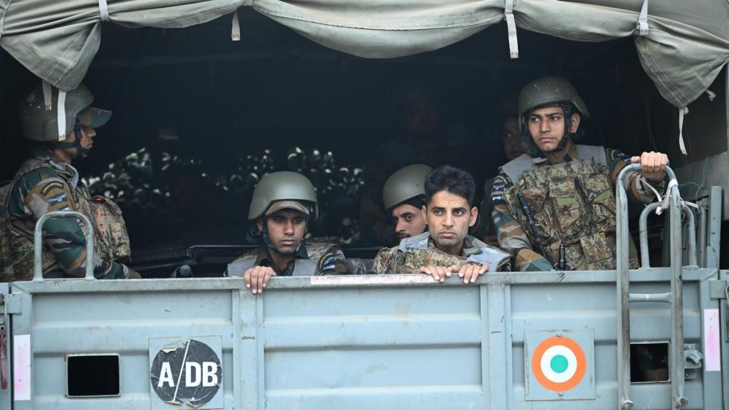 രാജ്യത്ത് കനത്ത ജാഗ്രത; 10 വിമാനത്താവളങ്ങള്‍ അടച്ചു, ജമ്മു കശ്മീരിലെ വിദ്യാഭ്യാസ സ്ഥാപനങ്ങള്‍ക്ക് അവധി