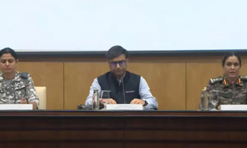 ‘പാക് പ്രകോപനം തുടരുന്നു, 26 ഇടങ്ങളില്‍ ആക്രമണം ഉണ്ടായി, ജനവാസകേന്ദ്രങ്ങളും ആശുപത്രികളും പാകിസ്ഥാന്‍ ലക്ഷ്യമിട്ടു’: പ്രതിരോധ-വിദേശകാര്യ മന്ത്രാലയം വാര്‍ത്താസമ്മേളനം