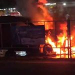 ഓടിക്കൊണ്ടിരുന്ന കാറിന് തീപിടിച്ചു കത്തിനശിച്ചു