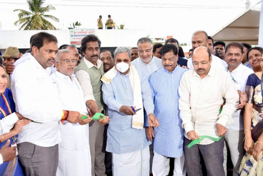 സംസ്ഥാനത്ത് പുതിയ 184 ഇന്ദിരാ കാന്റീൻ കാന്റീനുകള്‍ ആരംഭിക്കും -മുഖ്യമന്ത്രി