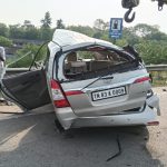 കാർ റോഡിലെ ബാരിക്കേഡിൽ ഇടിച്ചുകയറി അപകടം; മൂന്ന് പേർ മരിച്ചു