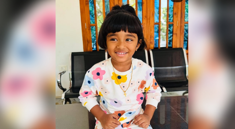 മുത്തശ്ശിക്കൊപ്പം നടക്കവേ നിയന്ത്രണം വിട്ട കാറിടിച്ച് മൂന്ന് വയസുകാരി മരിച്ചു