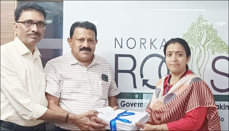 നോര്‍ക്ക കാര്‍ഡിനുള്ള അപേക്ഷകള്‍ സമര്‍പ്പിച്ചു