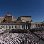 പുതിയ മാര്‍പാപ്പയെ തിരഞ്ഞെടുക്കാനുള്ള വോട്ടെടുപ്പ്: ആദ്യഘട്ടത്തിൽ തീരുമാനമായില്ല